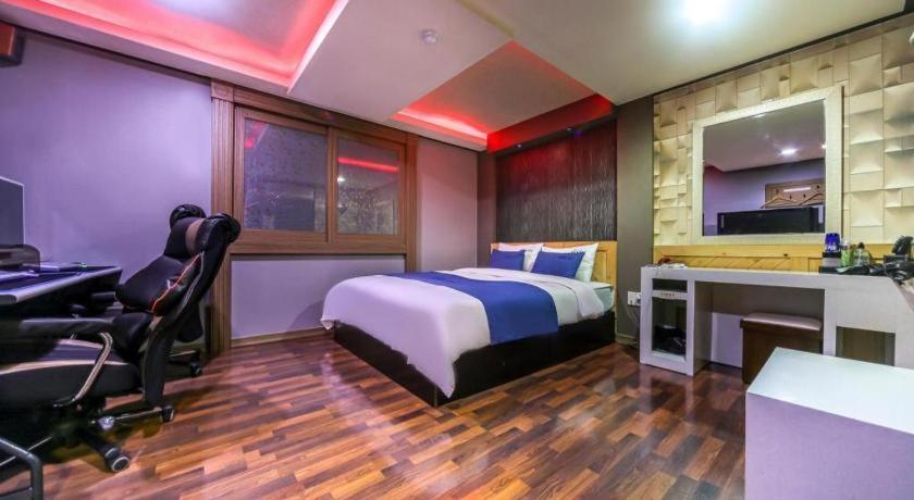 Sky Hotel Changwon Exterior foto