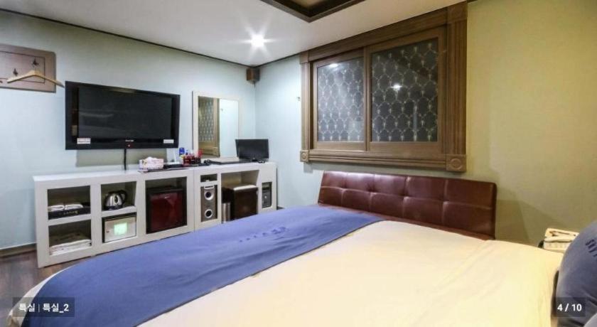 Sky Hotel Changwon Exterior foto