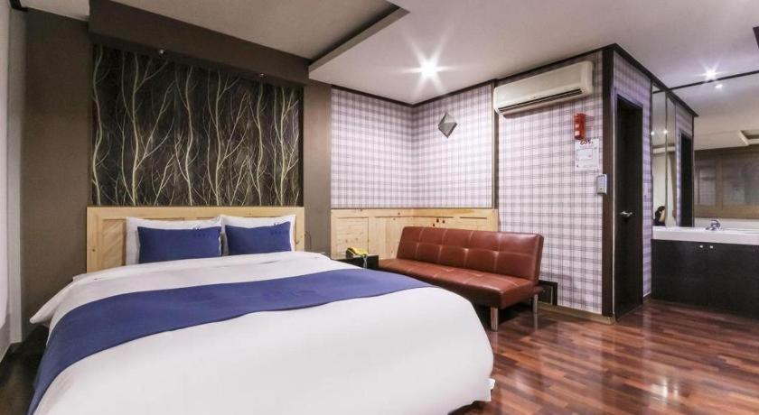 Sky Hotel Changwon Exterior foto