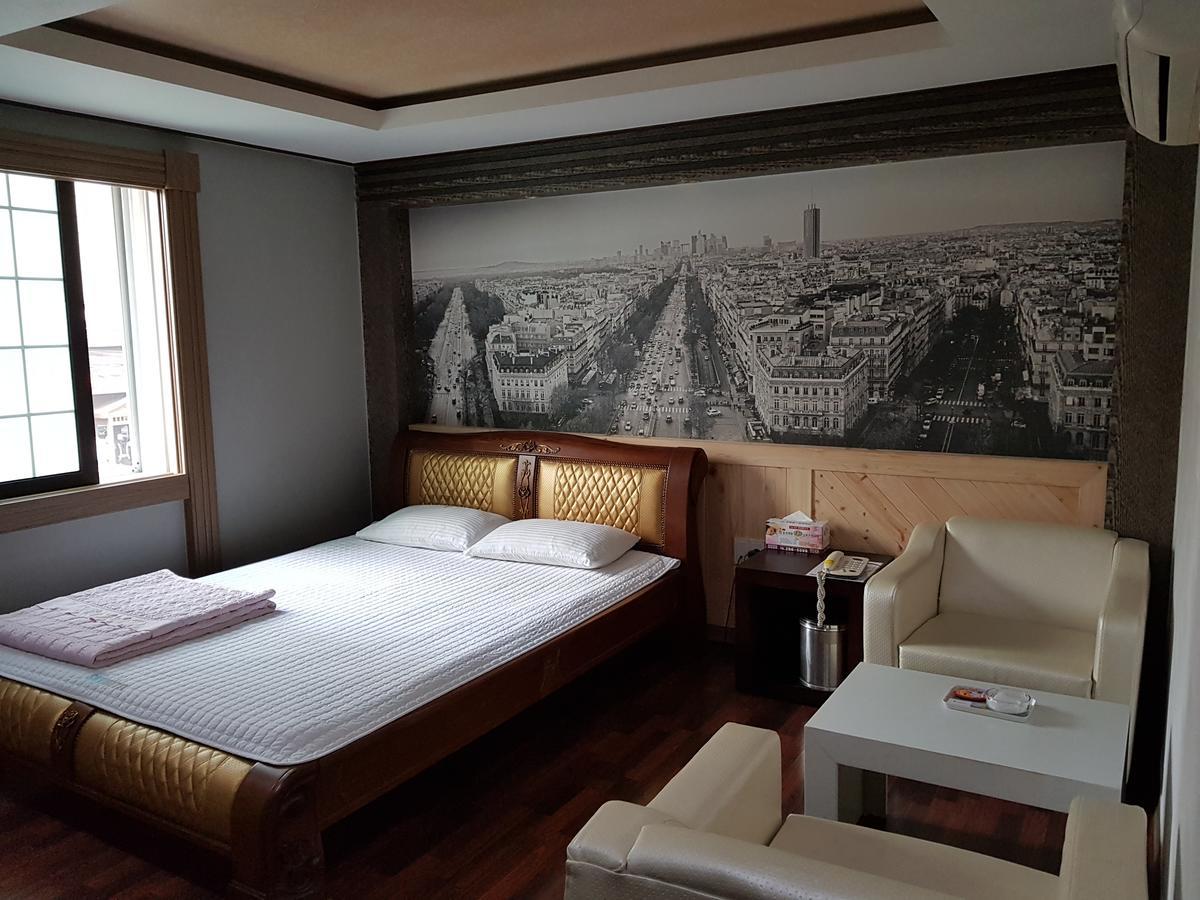 Sky Hotel Changwon Exterior foto